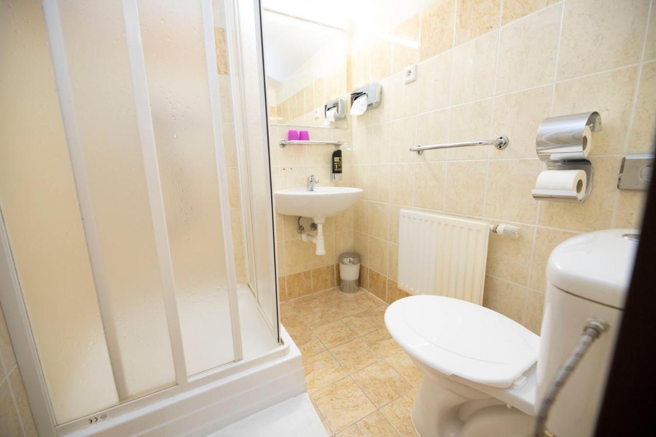Hotel Dzban Karlova Studanka Ngoại thất bức ảnh