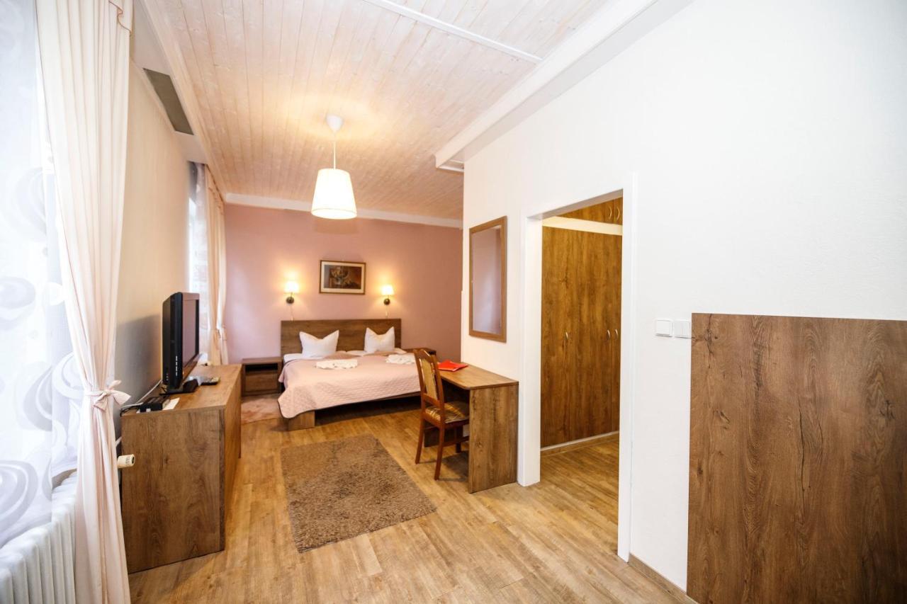 Hotel Dzban Karlova Studanka Ngoại thất bức ảnh