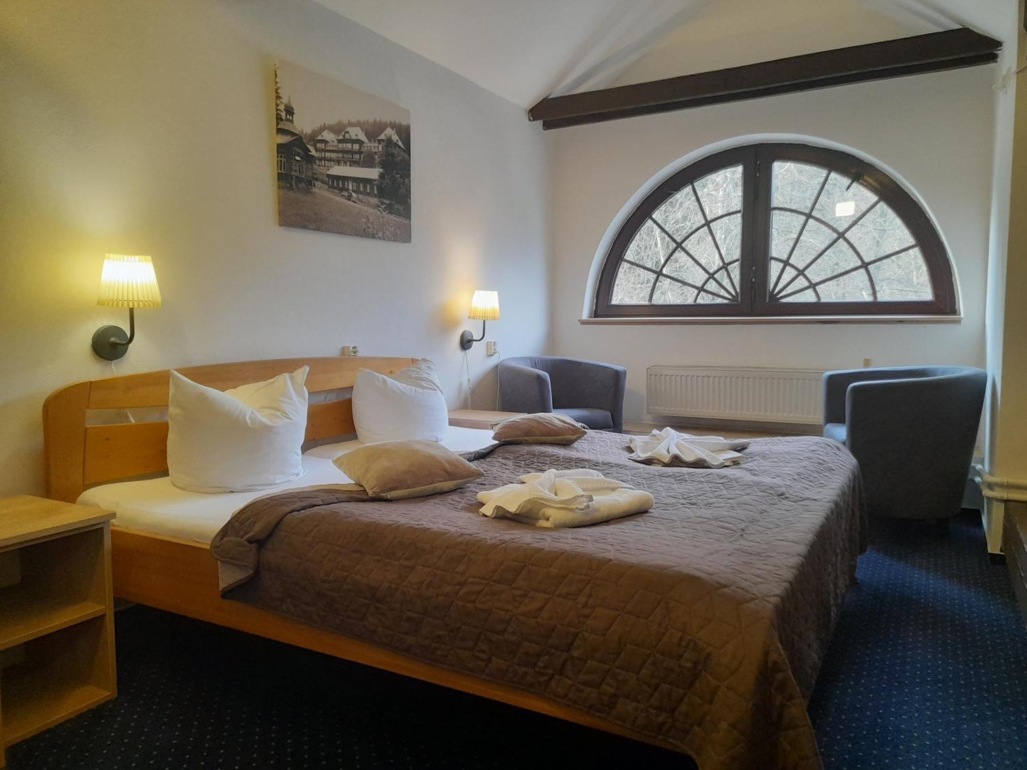 Hotel Dzban Karlova Studanka Ngoại thất bức ảnh